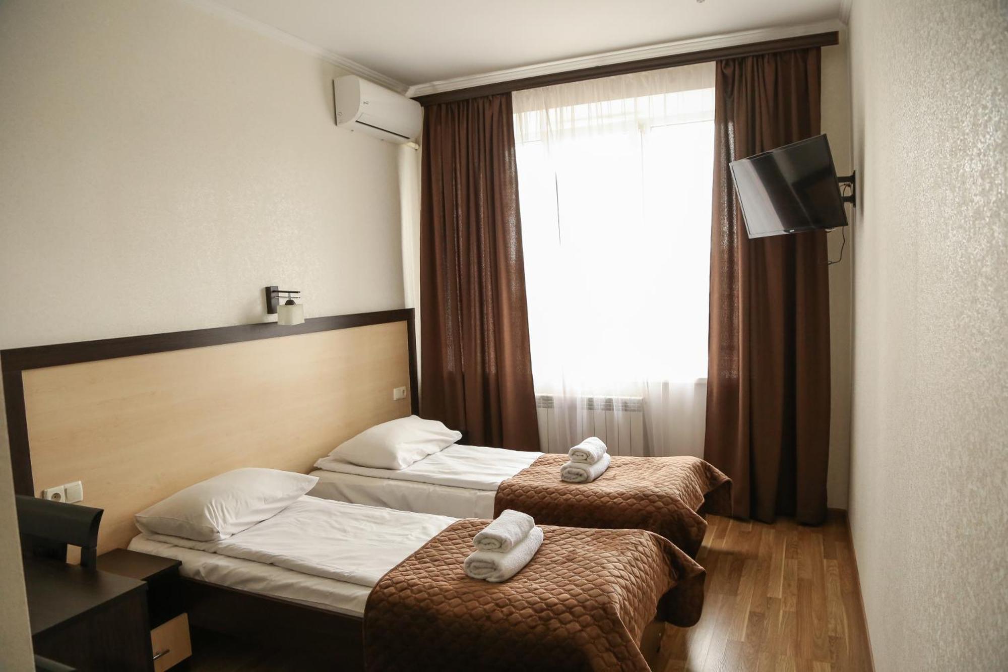 Hotel Koral Cernăuți Exterior foto